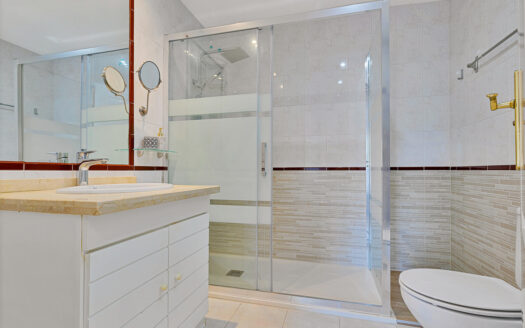 4 bedroom Apartment in Benalmadena