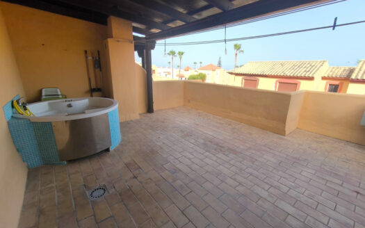 4 bedroom House in Casares Playa