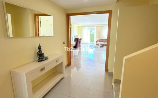 3 bedroom House in New Golden Mile